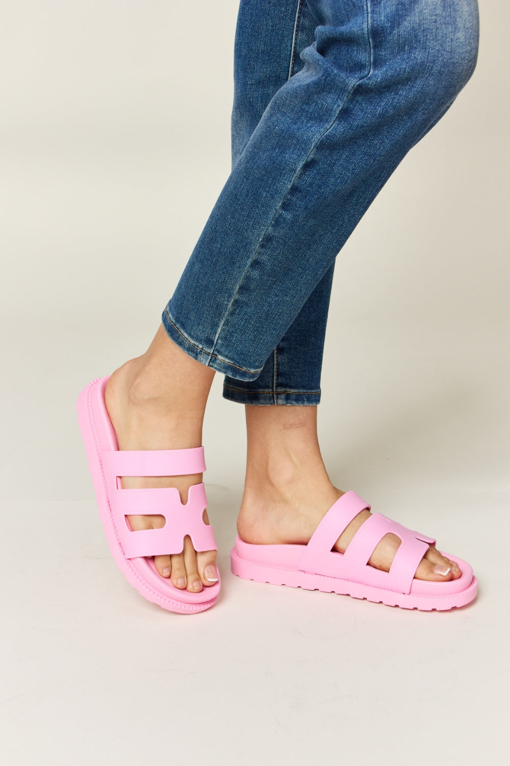 “The PINK WILD DIVA” Cutout Open Toe Flat Sandals