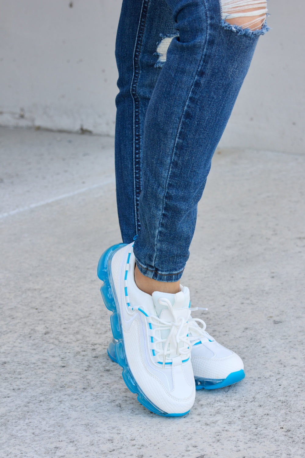 “The Cloud Steppers” Link Lace-Up Air-Cushioned Athletic Shoes