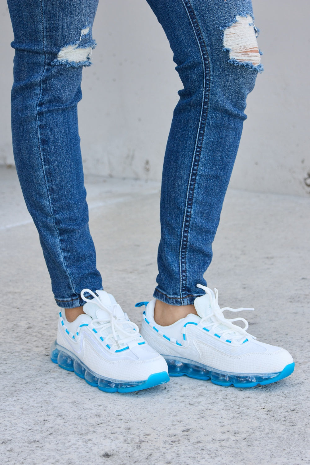 “The Cloud Steppers” Link Lace-Up Air-Cushioned Athletic Shoes