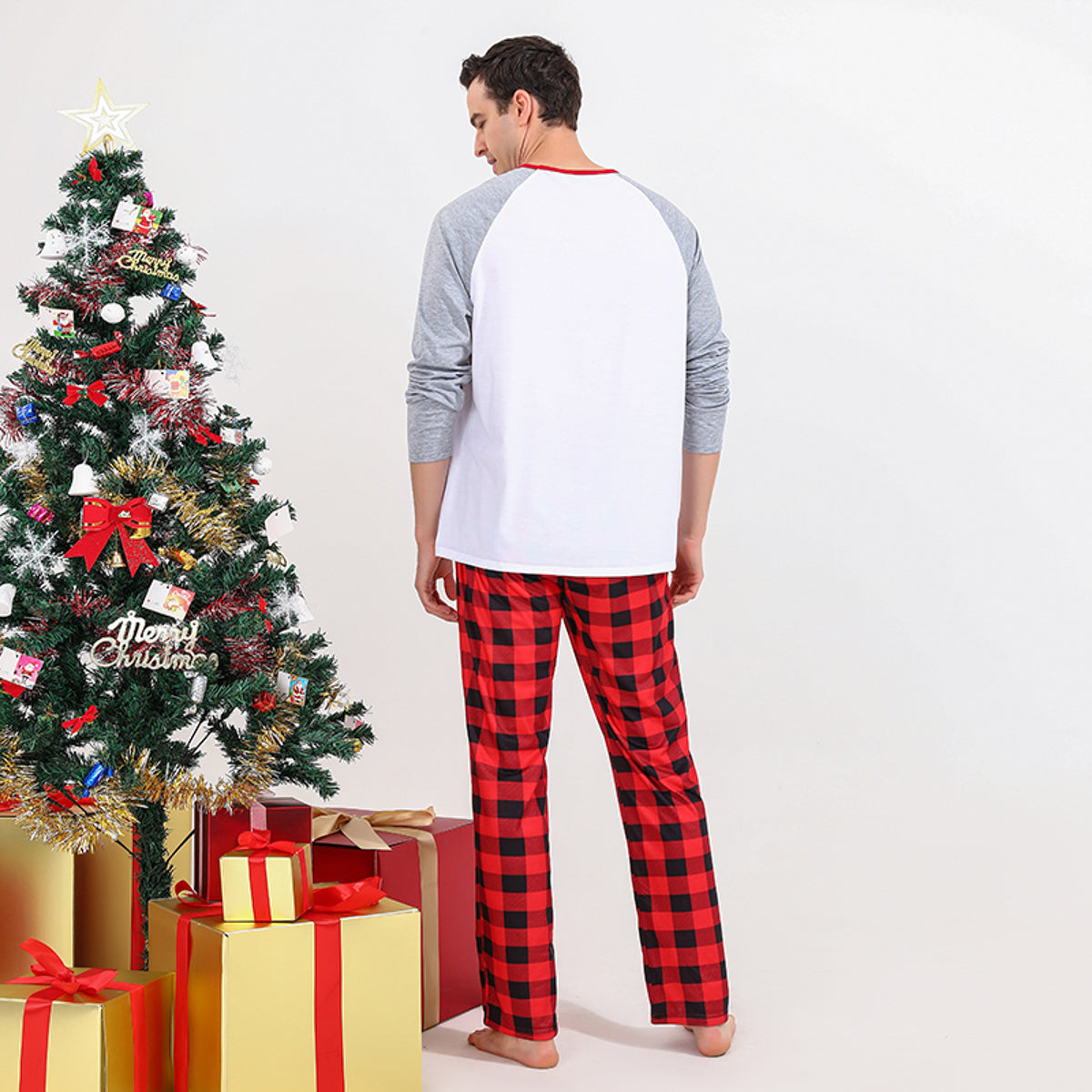 “The Photo For The Holiday” Men MERRY CHRISTMAS Graphic Top and Plaid Pants Set