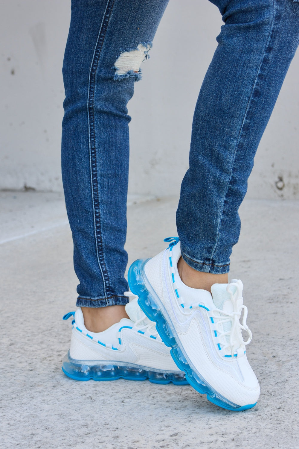 “The Cloud Steppers” Link Lace-Up Air-Cushioned Athletic Shoes