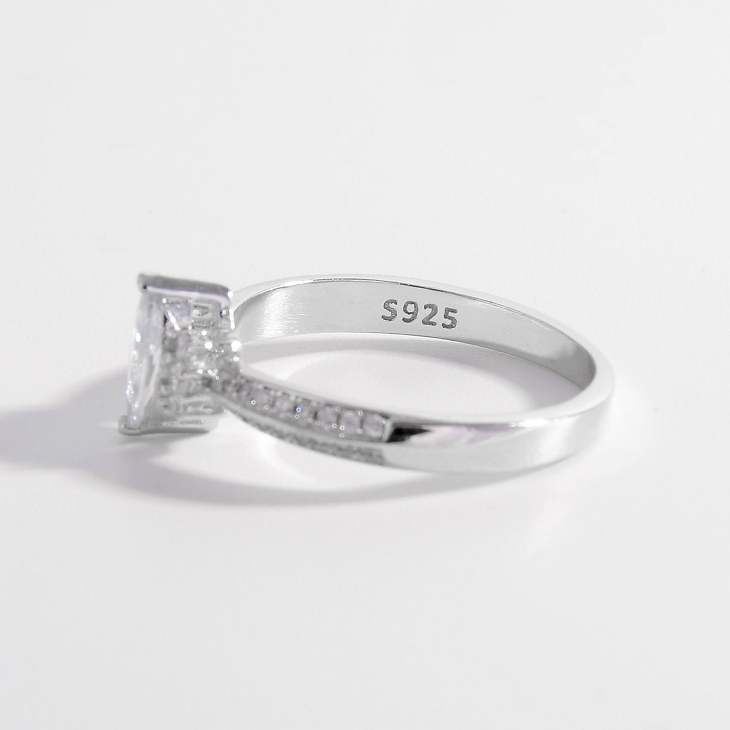 Brick Bling:925 Sterling Silver Inlaid Zircon Ring