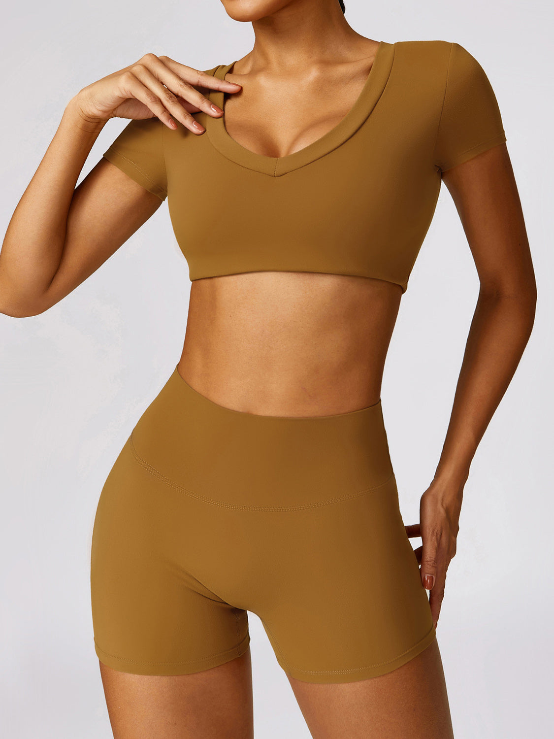 “The Fit Chic” Scoop Neck Short Sleeve Cropped Active T-Shirt