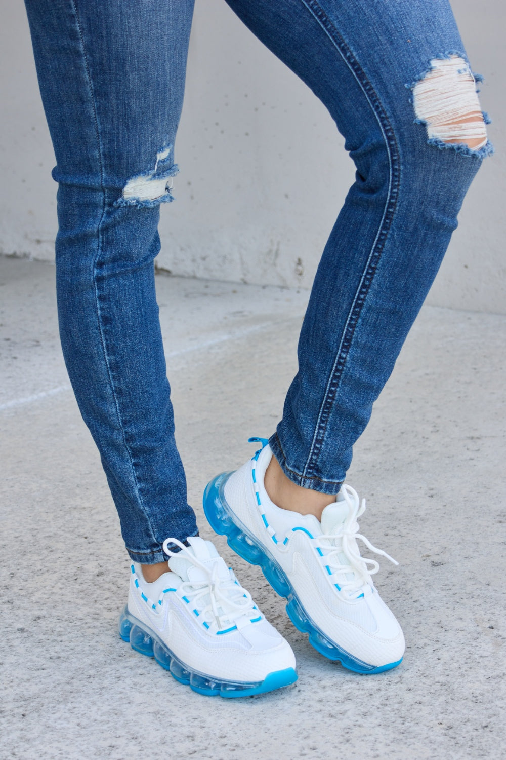 “The Cloud Steppers” Link Lace-Up Air-Cushioned Athletic Shoes