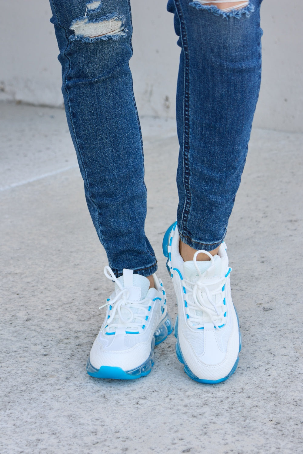 “The Cloud Steppers” Link Lace-Up Air-Cushioned Athletic Shoes
