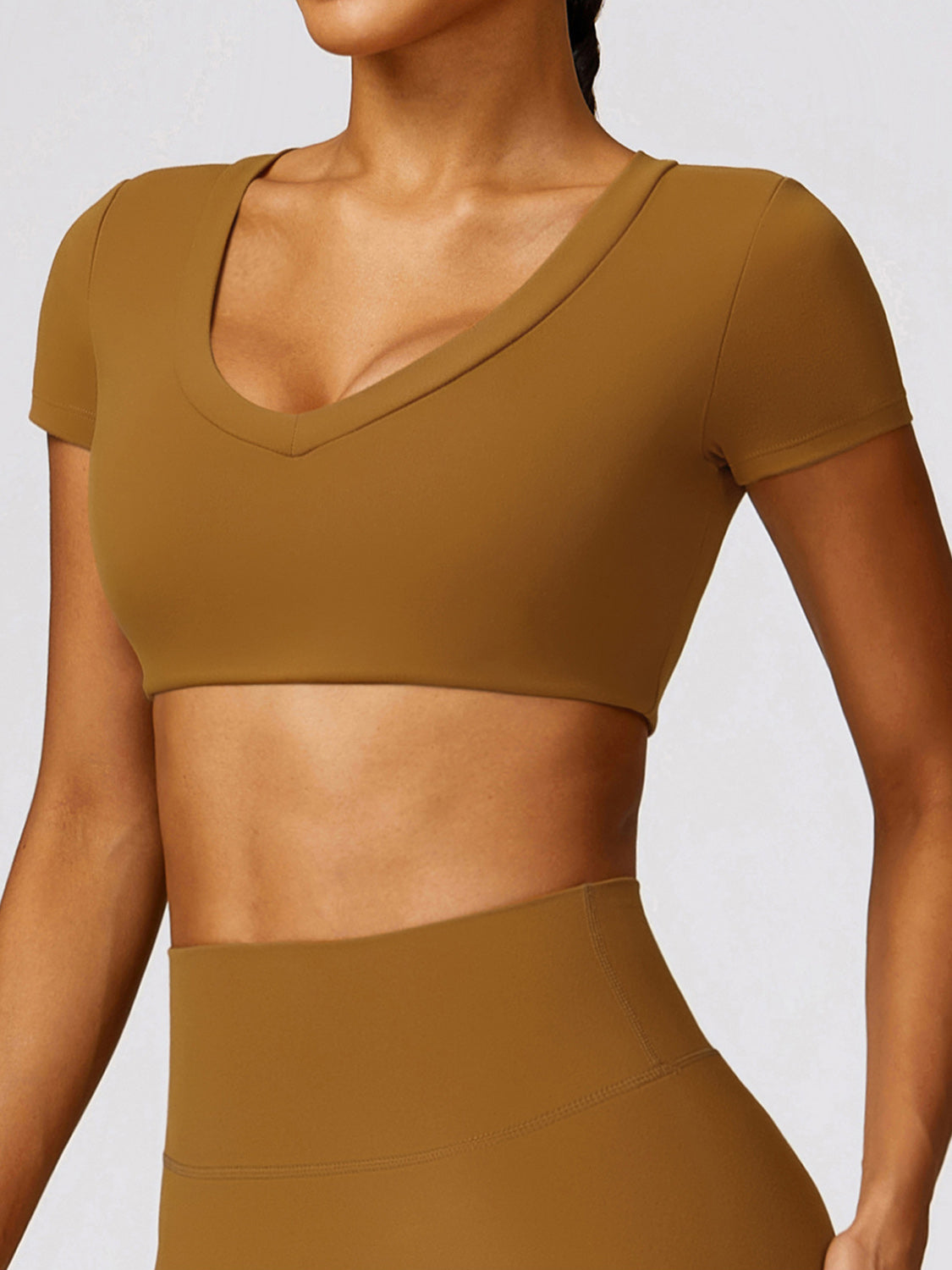 “The Fit Chic” Scoop Neck Short Sleeve Cropped Active T-Shirt