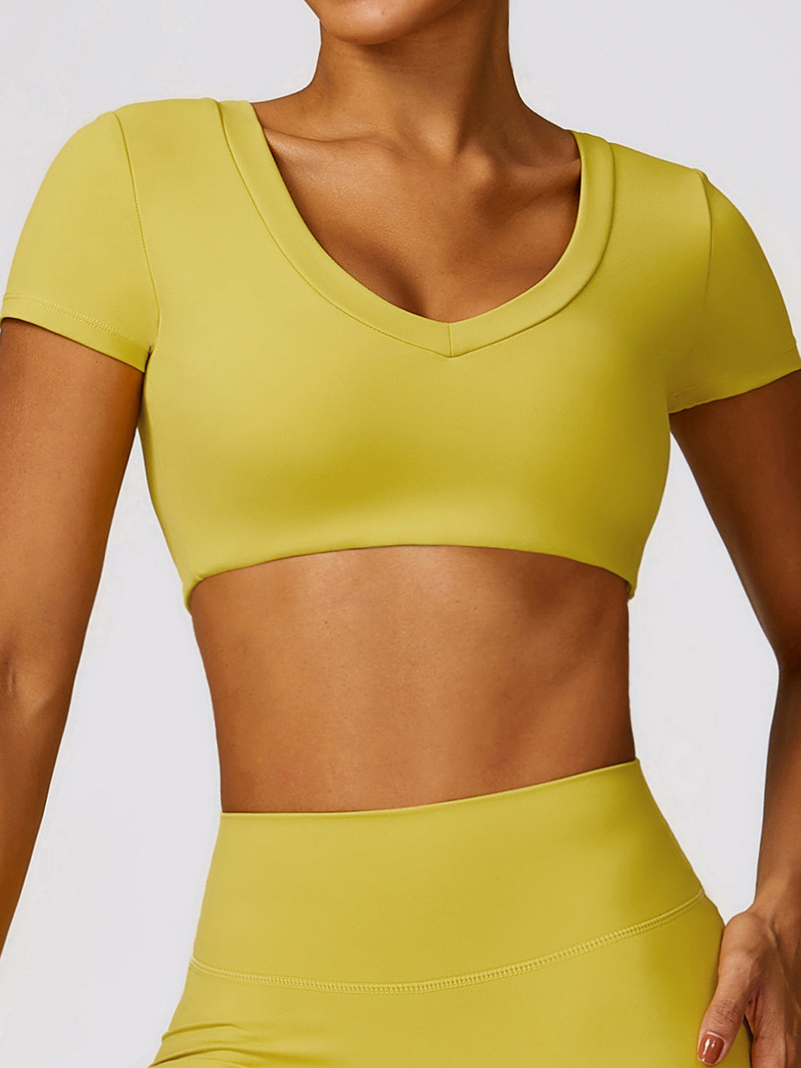 “The Fit Chic” Scoop Neck Short Sleeve Cropped Active T-Shirt