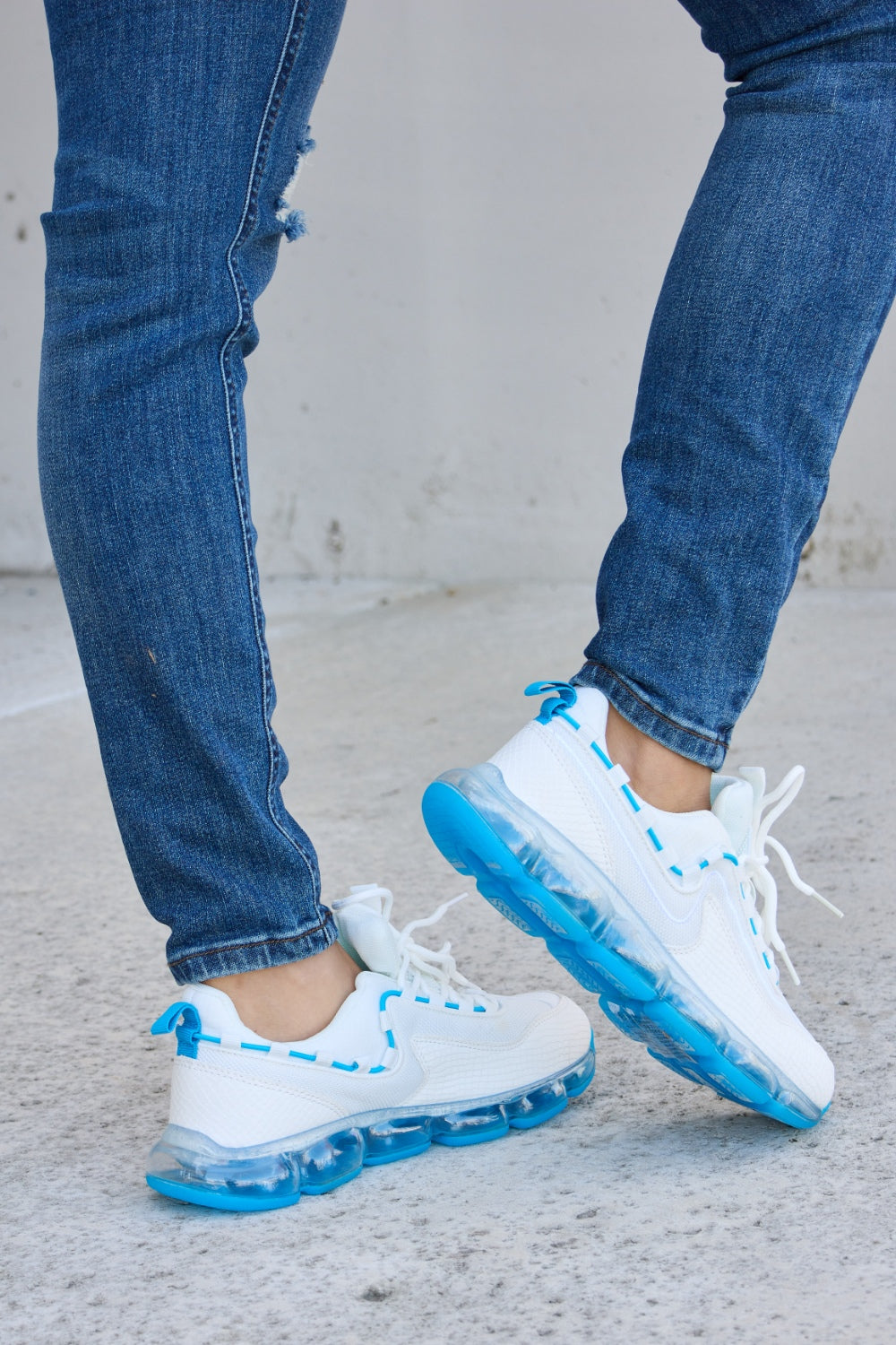 “The Cloud Steppers” Link Lace-Up Air-Cushioned Athletic Shoes
