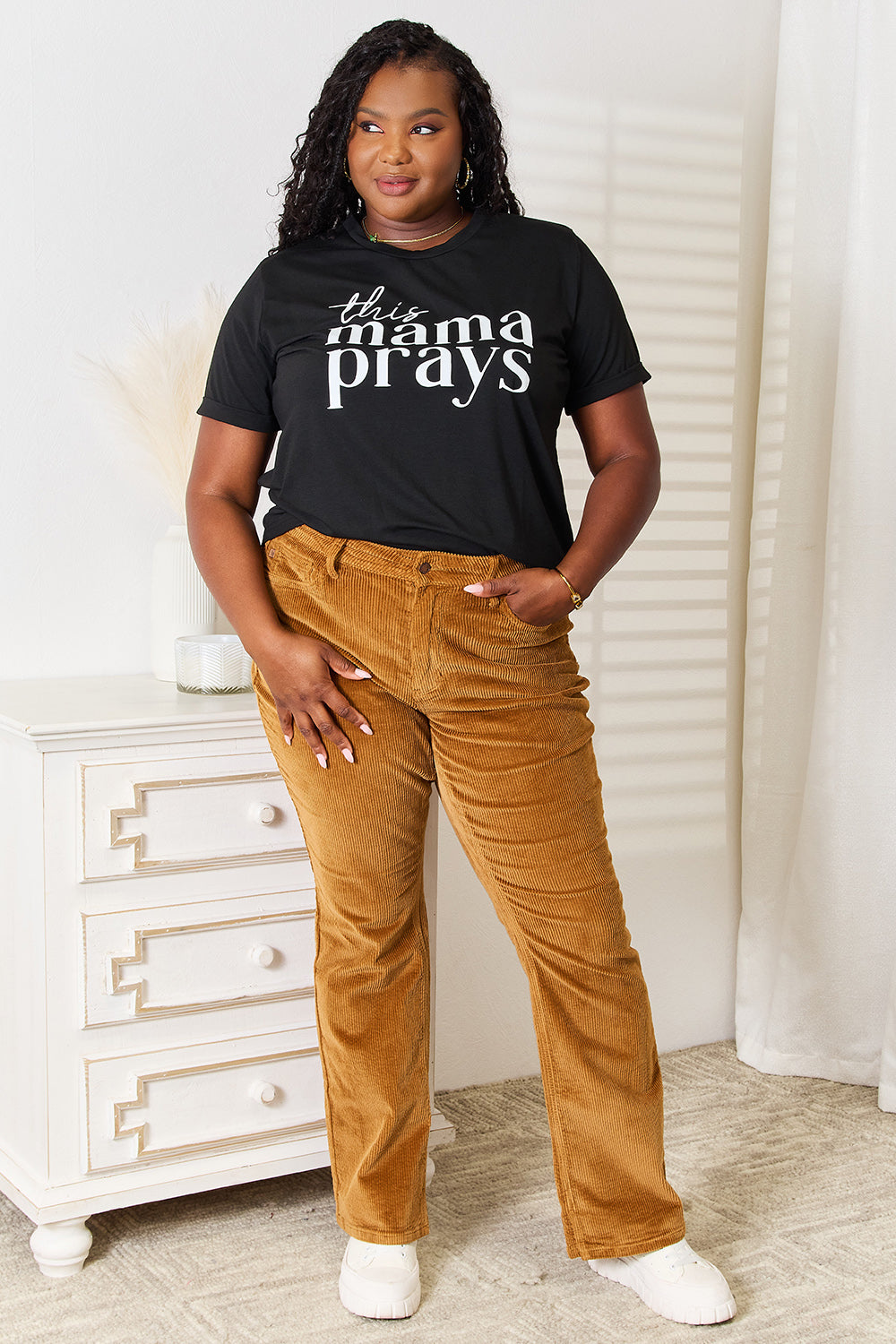 “The THIS MAMA PRAYS” Graphic T-Shirt