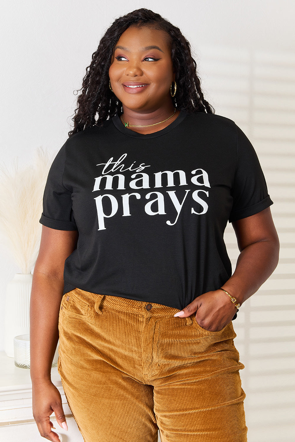 “The THIS MAMA PRAYS” Graphic T-Shirt