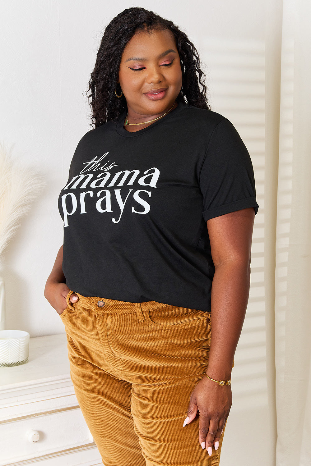 “The THIS MAMA PRAYS” Graphic T-Shirt