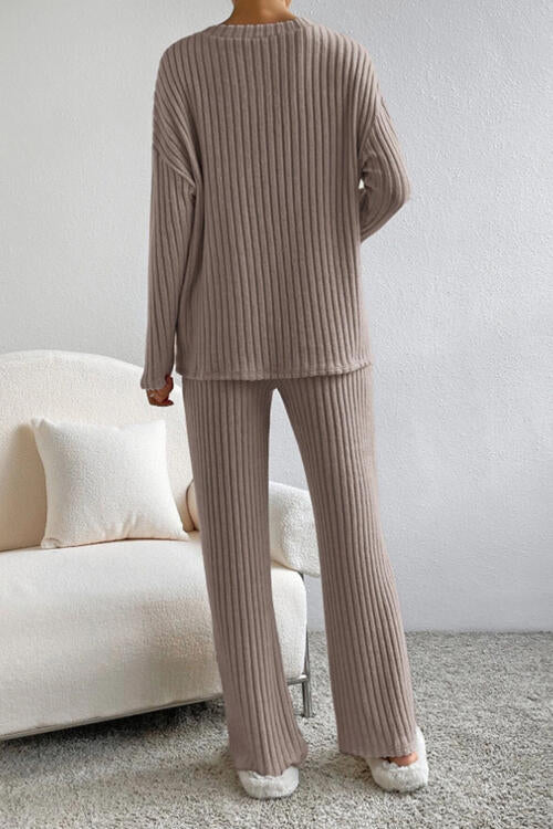 “The Freeda” Ribbed V-Neck Top and Pants Set