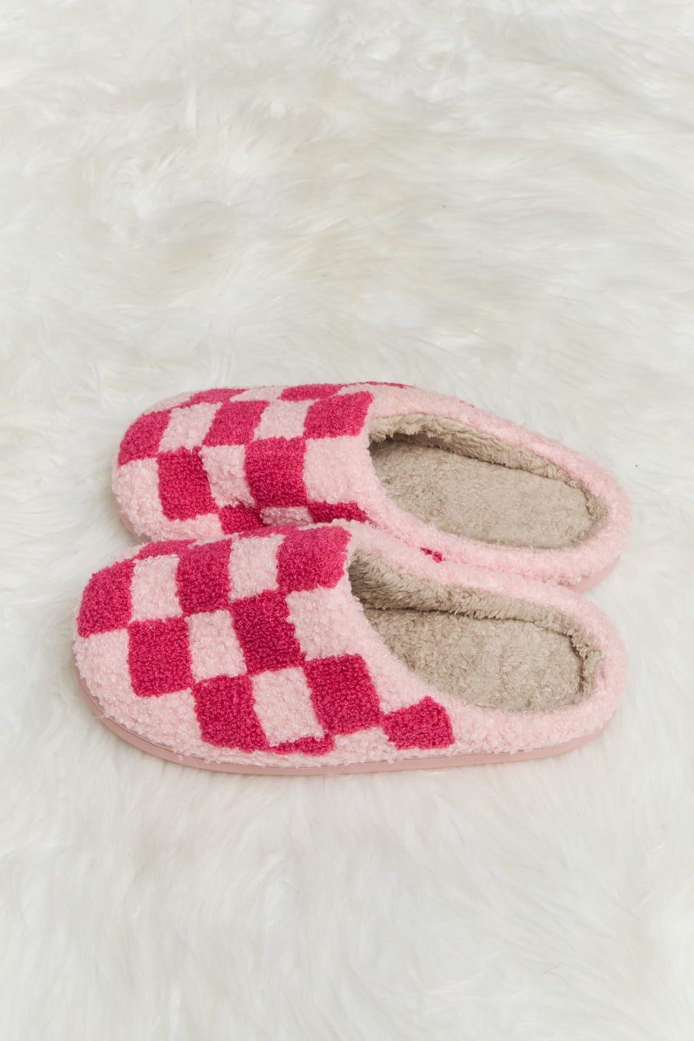 “The Checkered Foot” Print Plush Slide Slippers