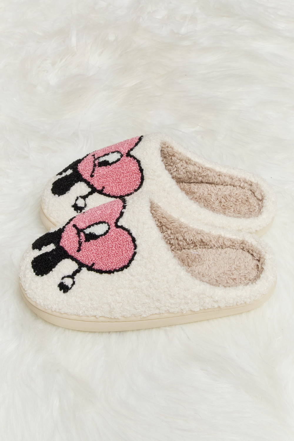 “The Distrusting Love Heart” Print Plush Slippers