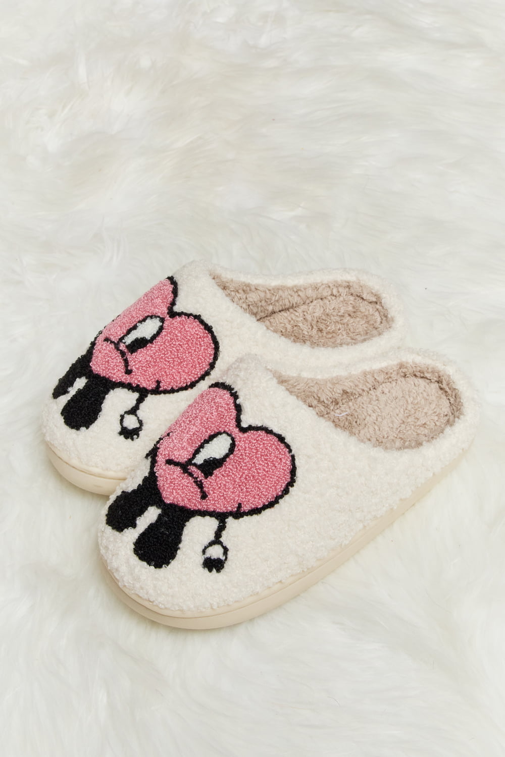 “The Distrusting Love Heart” Print Plush Slippers