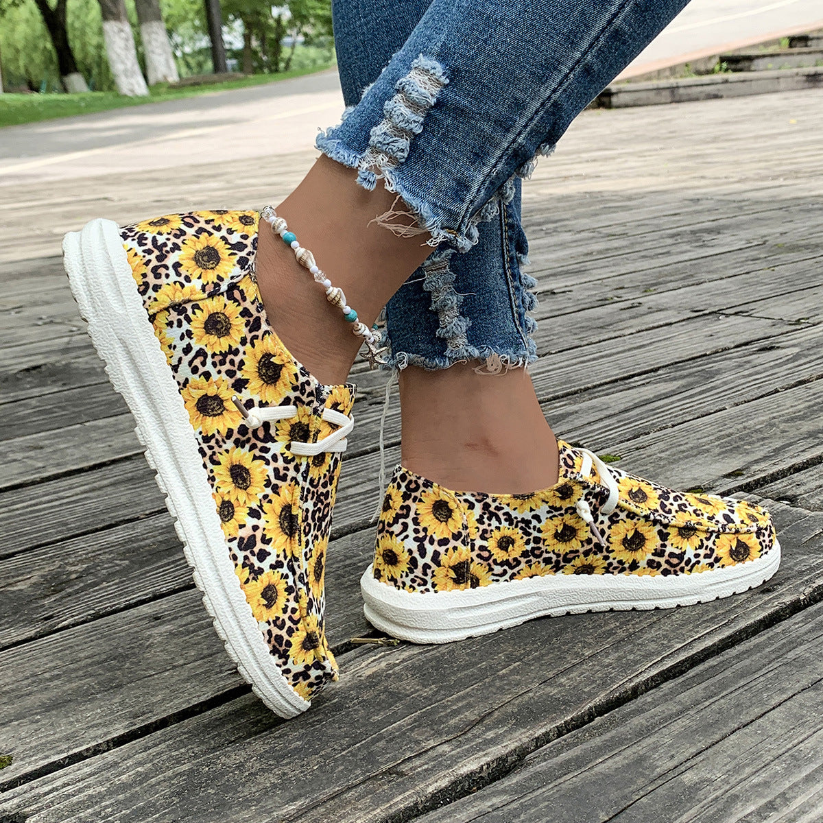 “The True Toes” Printed Round Toe Flat Sneakers