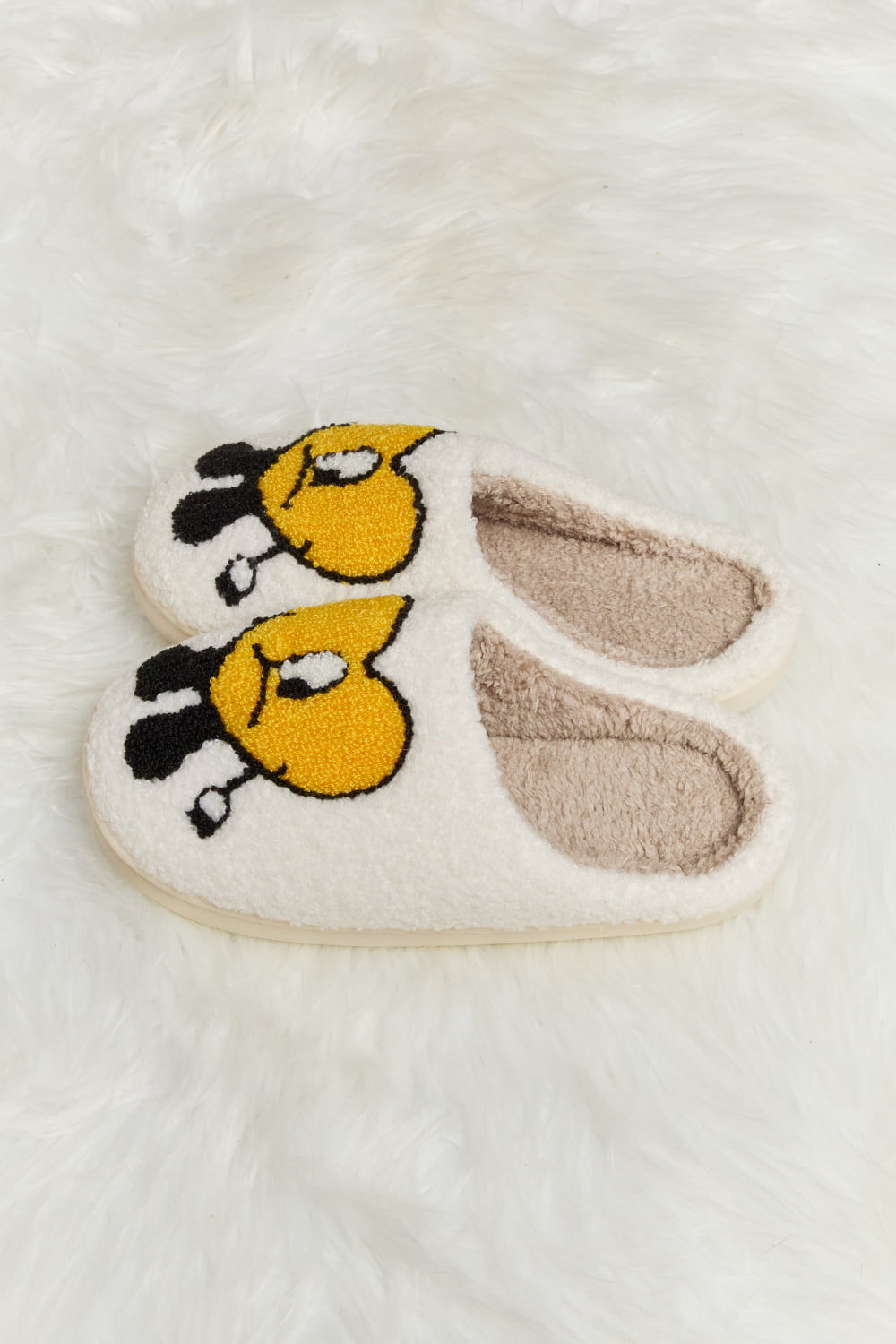 “The Distrusting Love Heart” Print Plush Slippers