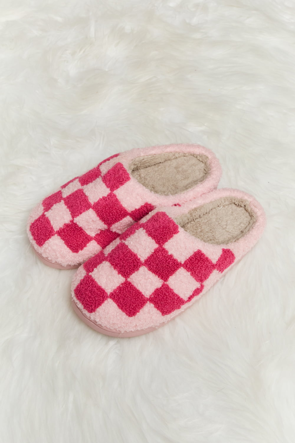 “The Checkered Foot” Print Plush Slide Slippers