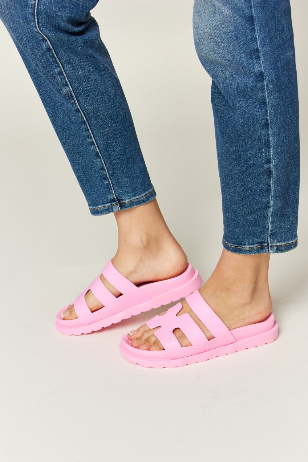 “The PINK WILD DIVA” Cutout Open Toe Flat Sandals